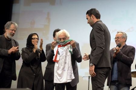 عکس هایی از بوسه های جمشید مشایخی بر پیراهن نکونام! عکس هایی از بوسه های جمشید مشایخی بر پیراهن نکونام!
