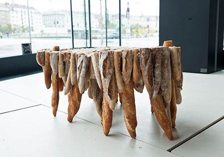 عجیب ترین میز ساخته شده در نمایشگاه (عکس)