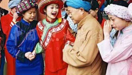 رسم عجیب دختر تازه عروس در چین (عکس)