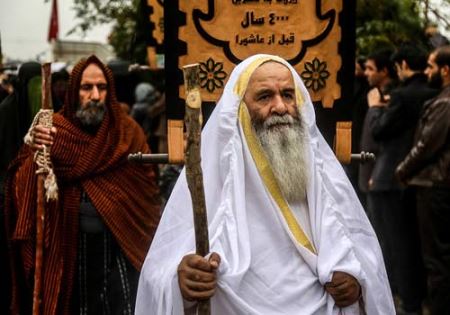 آتش گرفتن هولناک چند نفر در تعزیه اصفهان (عکس) آتش گرفتن هولناک چند نفر در تعزیه اصفهان (عکس)