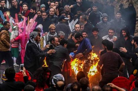 آتش گرفتن هولناک چند نفر در تعزیه اصفهان (عکس)