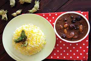 طرز تهیه خورش بوقلمون و فندق و بادام