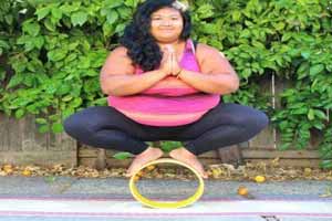 عکس های زنی چاق با حرکات عجیب و دیدنی یوگا