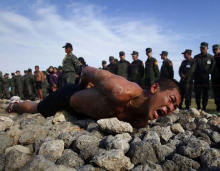 عکس های وحشتناک ترین تمرین های نظامی دنیا 18+