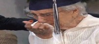 تنها زنی که در 97 سالگی دیپلم گرفت ! (عکس)