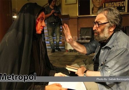 حمله اراذل و اوباش پشت چراغ قرمز به مهناز افشار حقیقت دارد؟ (عکس) حمله اراذل و اوباش پشت چراغ قرمز به مهناز افشار حقیقت دارد؟ (عکس)