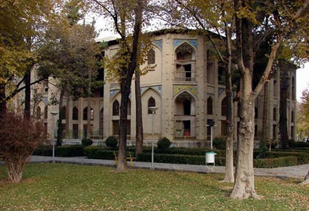 آشنایی با مجلل ترین کاخ های ایران (عکس)