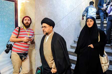 مادر شوهر مهناز افشار هم در انتخابات ثبت نام کرد (عکس) مادر شوهر مهناز افشار هم در انتخابات ثبت نام کرد (عکس)