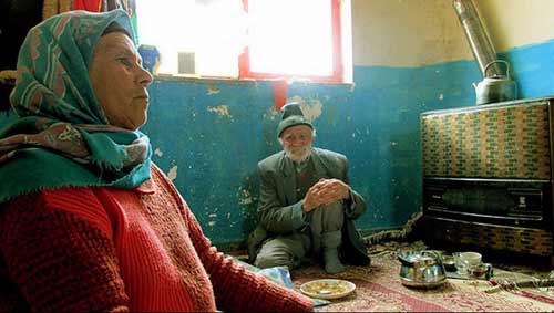 تنها بانوی رفتگر ایرانی زحمتکش را ببینید (عکس)