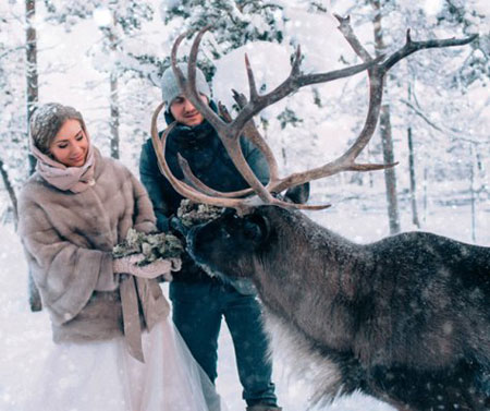 عروسی زوجی رمانتیک در سرمای 40 درجه زیر صفر (عکس)