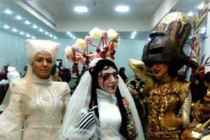 فشن شو دختران دانشگاه الزهرا تهران با لباس های عجیب