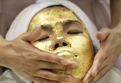 ماسک طلا ، پوست شفاف با این ماسک های عجیب و غریب (عکس)