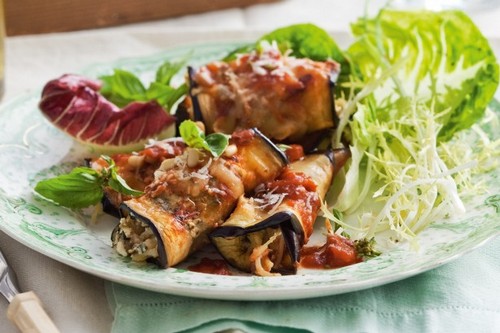 چگونه اسپاگتی با رول بادمجان درست کنیم؟