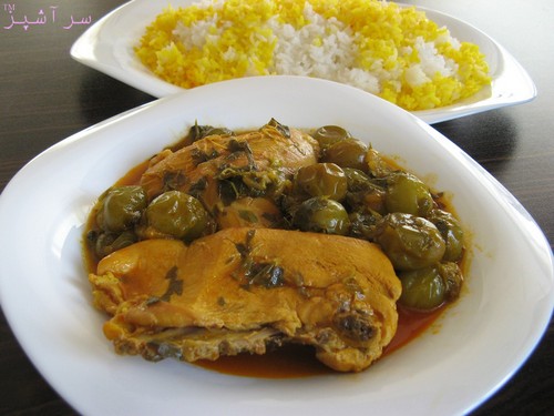 چگونه خورش گوجه سبز و مرغ درست کنیم؟