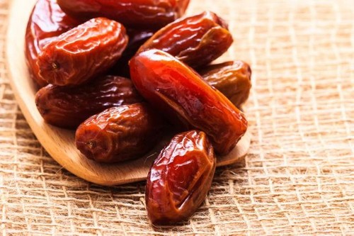 با خوردن خرما سالم و سلامت بمانید!! با خوردن خرما سالم و سلامت بمانید!!