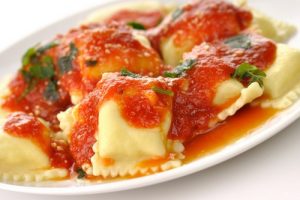 چگونه یک راویولی خوشمزه درست کنیم؟