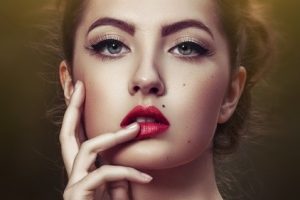 چگونه از افتادگی پوست جلوگیری کنیم؟
