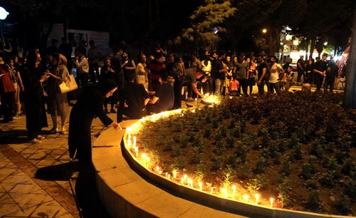 عکس هایی دردناک از یادبود مردمی برای سربازان