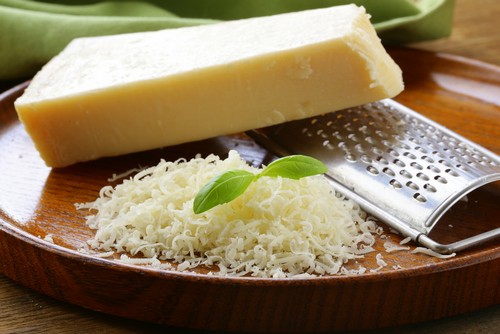 نکاتی مهم در رابطه با پنیر پارمسان