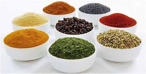 رنگ کردن مو با چای و ادویه جات رنگ کردن مو با چای و ادویه جات
