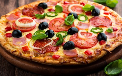 طرز تهیه پیتزا رامن بدون خمیر