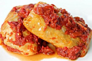 چگونه دلمه کلم برگ درست کنیم؟
