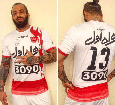 جنجالی شدن امیر تتلو با لباس پرسپولیس (عکس) جنجالی شدن امیر تتلو با لباس پرسپولیس (عکس)