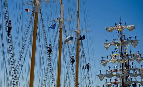 عکس های دیدنی از مسابقه کشتی های بلند بادبانی