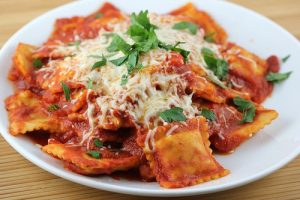چگونه راویولی خوشمزه درست کنیم؟