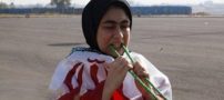 عکسهای دختر اهوازی که با دندان ماشین را میکشد!