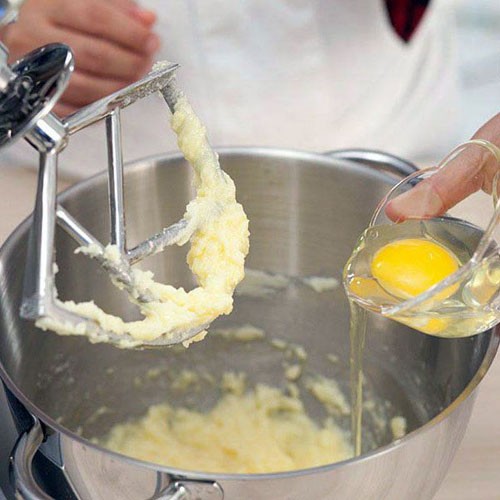 آموزش مرحله به مرحله کیک آجیلی مغزدار آموزش مرحله به مرحله کیک آجیلی مغزدار