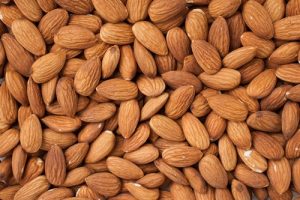 از بین بردن چربی شکم با کمک بادام