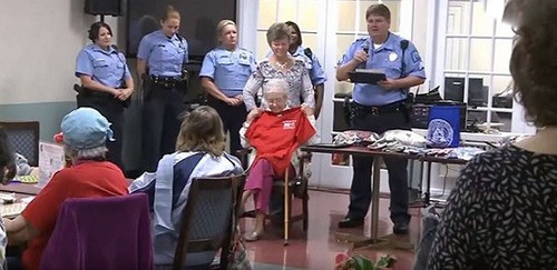 آرزوی باورنکردنی این پیرزن 102 ساله (عکس)