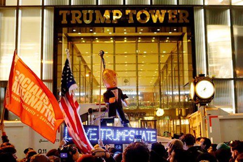 تظاهرات آمریکاییها علیه ترامپ و واکنش اوباما +تصاویر