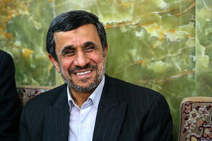 بدل احمدی نژاد در پیاده روی اربعین در عراق پیدا شد