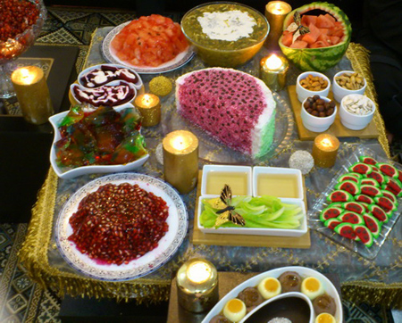 زیباترین مدلهای تزئین میز شب یلدا