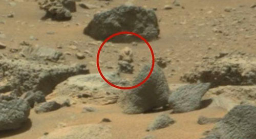 کشف آدم فضایی مسلح در مریخ + عکس