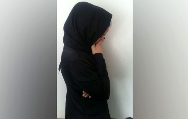 دختری که در پارک به دنبال شوهر میگشت (عکس)