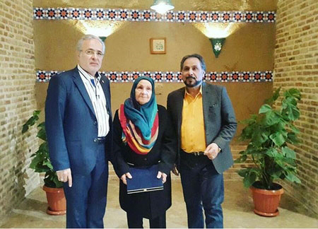 تصاویر بازیگران و چهره ها با پدر و مادرشان تصاویر بازیگران و چهره ها با پدر و مادرشان