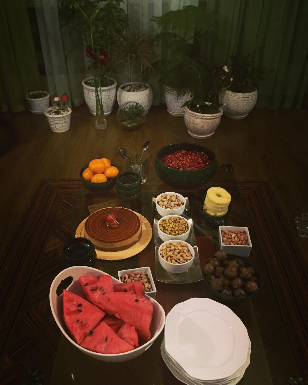 عکسهای جالب بازیگران در شب یلدا