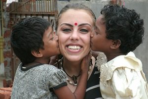 عکس هایی از دختر نیکوکار و منجی کودکان هند