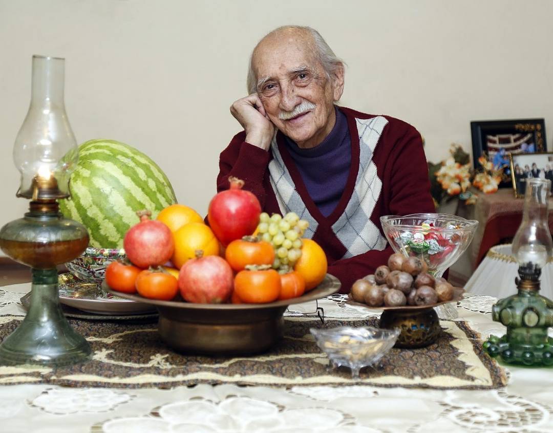 عکسهای جالب بازیگران در شب یلدا