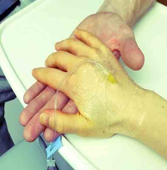 آلرژی بسیار عجیب این خانم به همسرش (عکس) آلرژی بسیار عجیب این خانم به همسرش (عکس)
