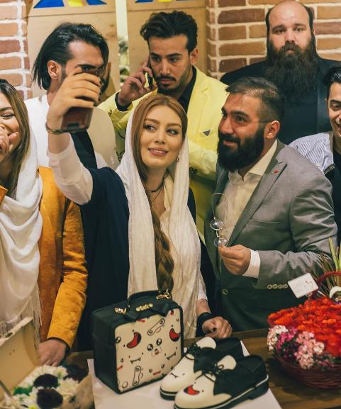 تیپ و چهره سحر قریشی در مراسم افتتاحیه (عکس) تیپ و چهره سحر قریشی در مراسم افتتاحیه (عکس)