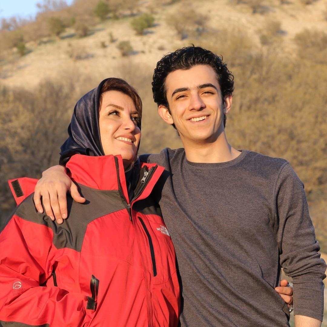 تصاویر بازیگران و چهره ها با پدر و مادرشان تصاویر بازیگران و چهره ها با پدر و مادرشان