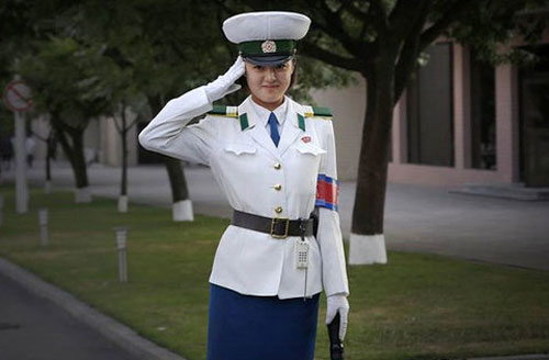 استخدام زیباترین دختران برای پلیس راهنمایی و رانندگی (عکس) استخدام زیباترین دختران برای پلیس راهنمایی و رانندگی (عکس)