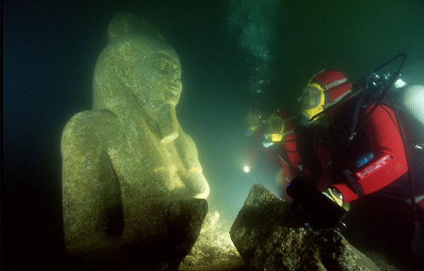 کشف شهر افسانه ای مصر در اعماق دریای مدیترانه (عکس)