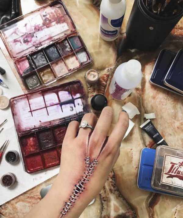 ارایش های وحشتناک روی صورت این دختر زیبا ارایش های وحشتناک روی صورت این دختر زیبا