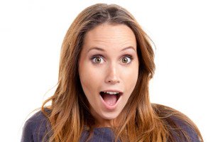 زنی با ناخن های عجیب و بسیار بلند (عکس)