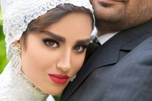 بوسه عاشقانه هانیه غلامی به داماد در آغوش وی (عکس)